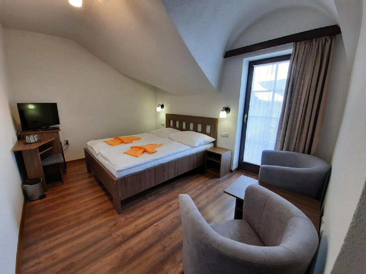 Hotel Flora Bešeňová Dış mekan fotoğraf