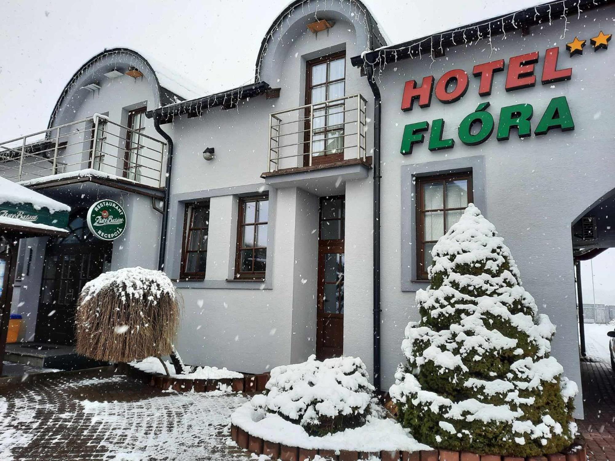 Hotel Flora Bešeňová Dış mekan fotoğraf