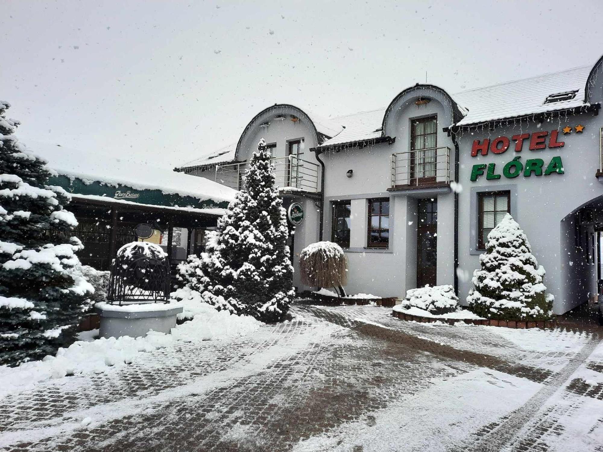 Hotel Flora Bešeňová Dış mekan fotoğraf