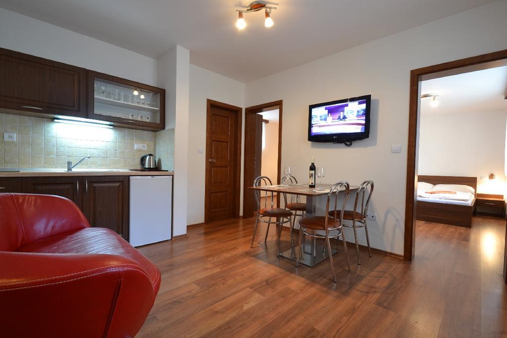 Hotel Flora Bešeňová Dış mekan fotoğraf