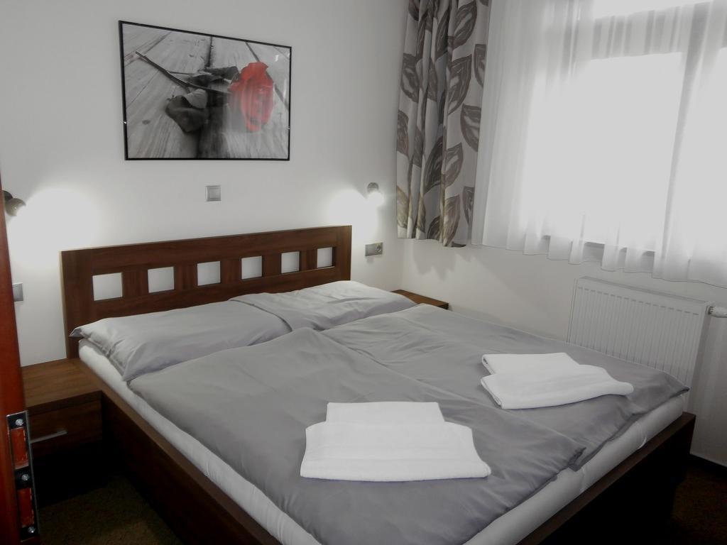Hotel Flora Bešeňová Dış mekan fotoğraf