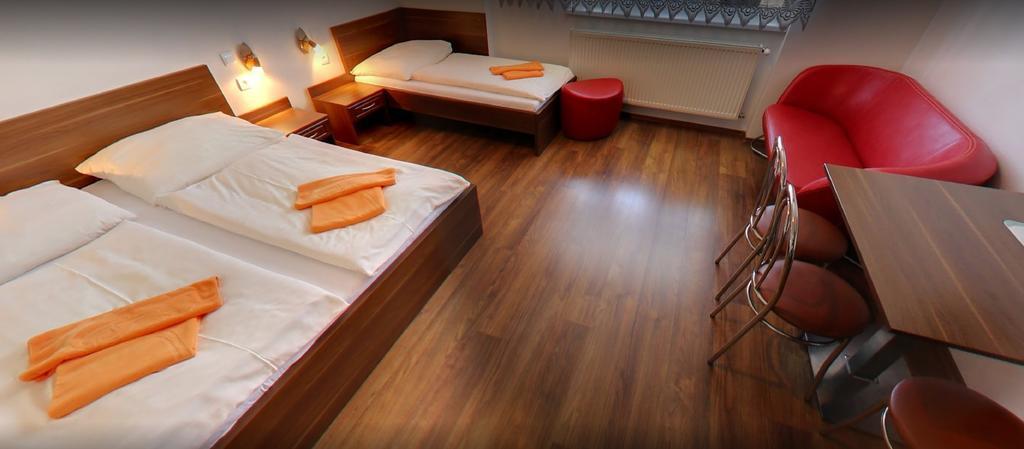 Hotel Flora Bešeňová Dış mekan fotoğraf
